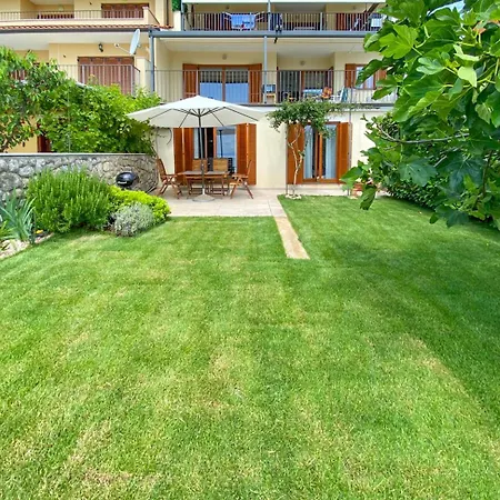 Peharovo Apartment *